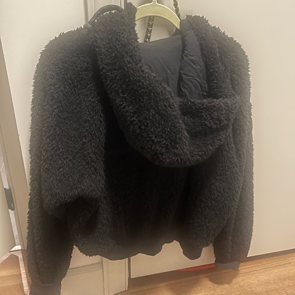 Lululemon Scuba Pullover - Picture 2 of 3